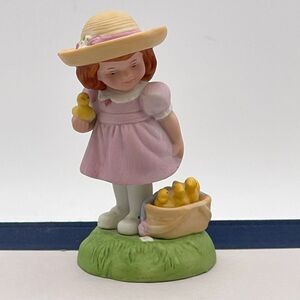 AVON Figurine Limited Edition Porcelain Girl With Basket Of Ducks Easter 1985